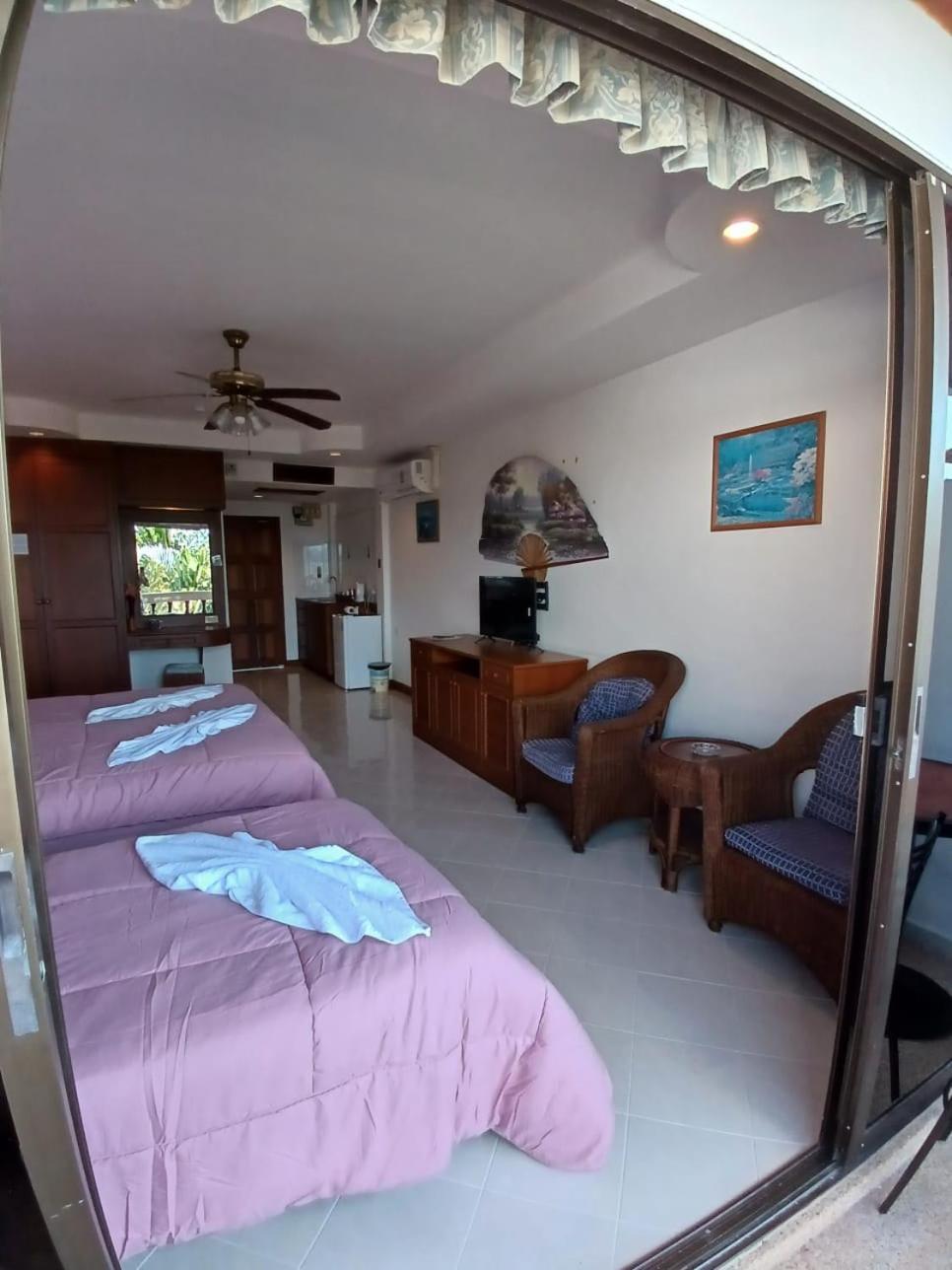 Aksarai Hotel Patong Dış mekan fotoğraf