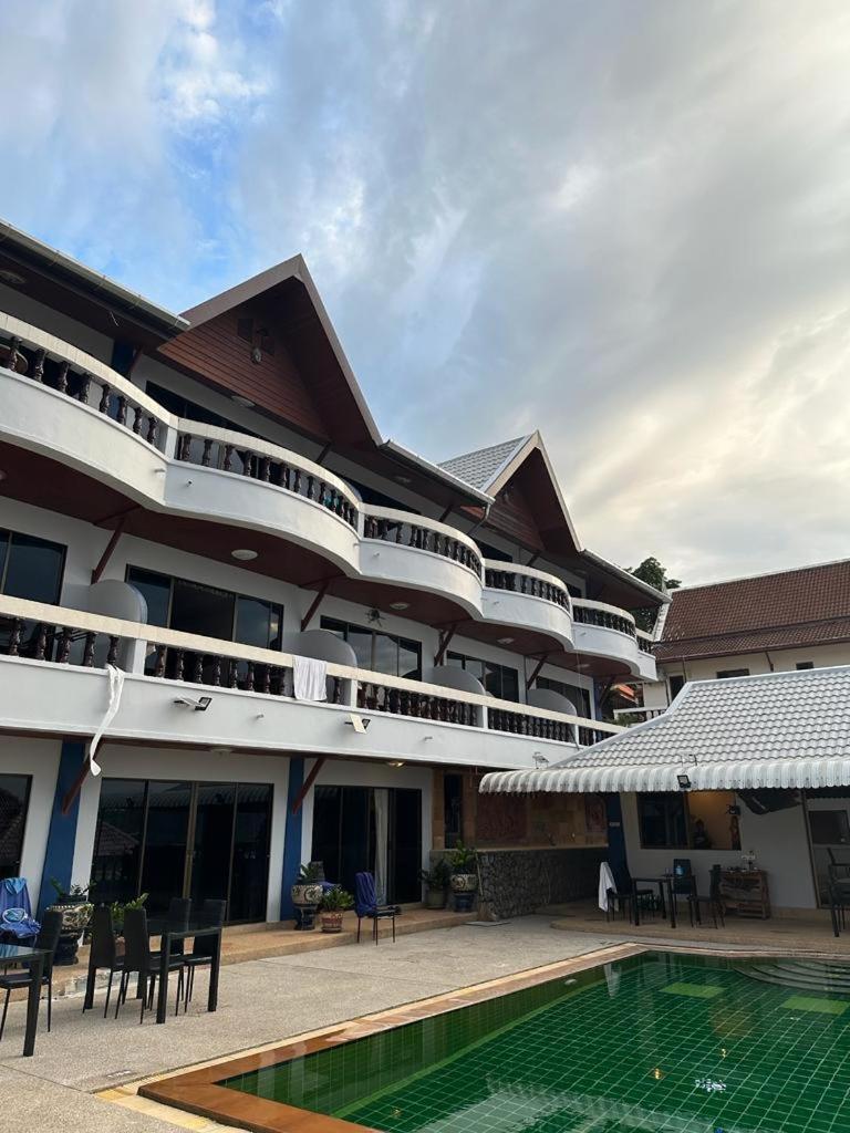 Aksarai Hotel Patong Dış mekan fotoğraf