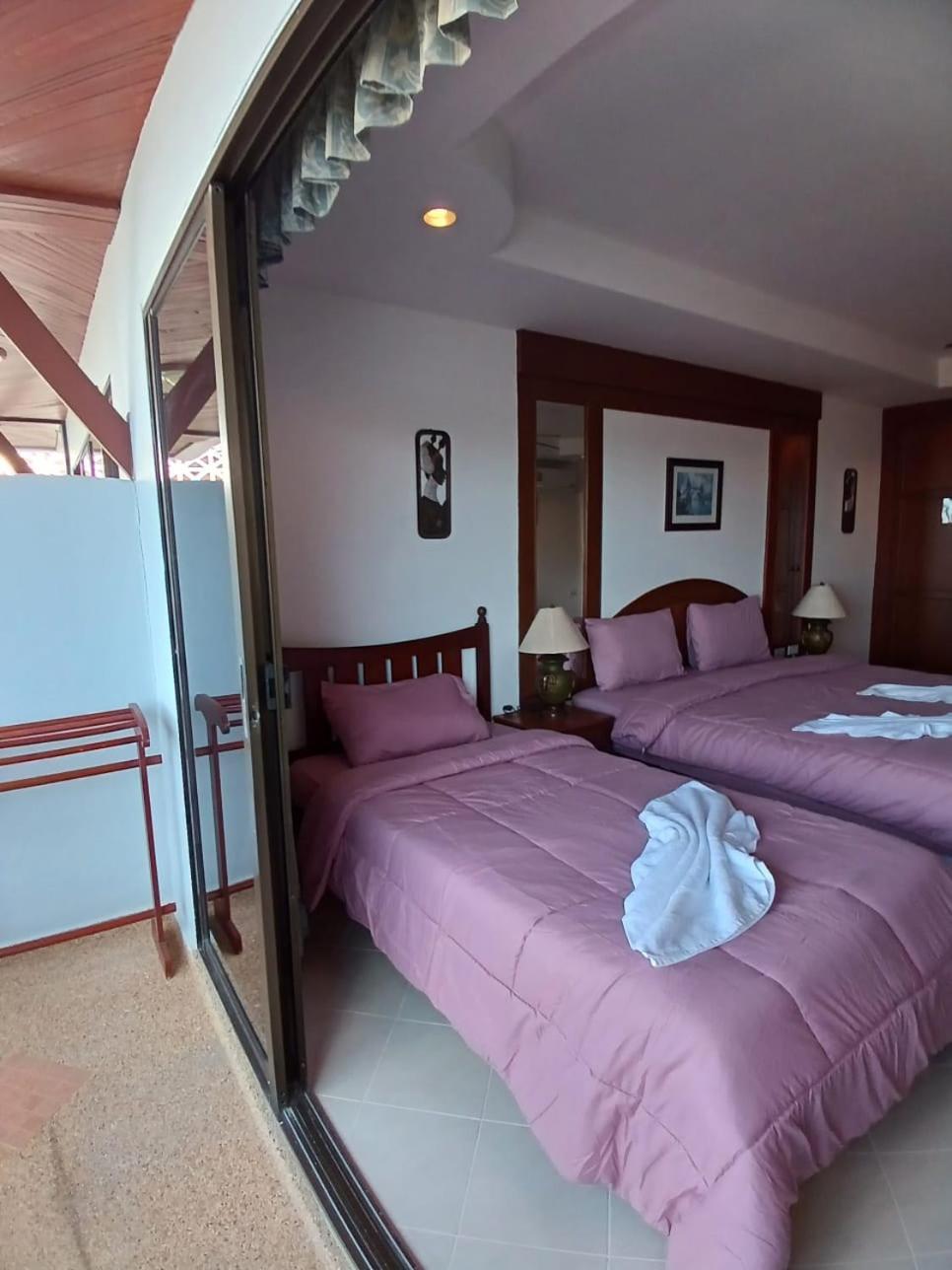 Aksarai Hotel Patong Dış mekan fotoğraf