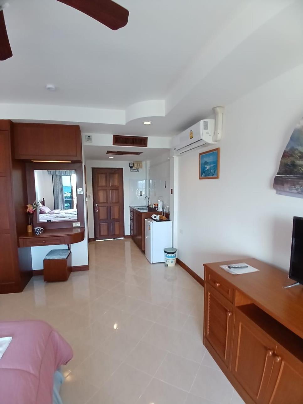 Aksarai Hotel Patong Dış mekan fotoğraf