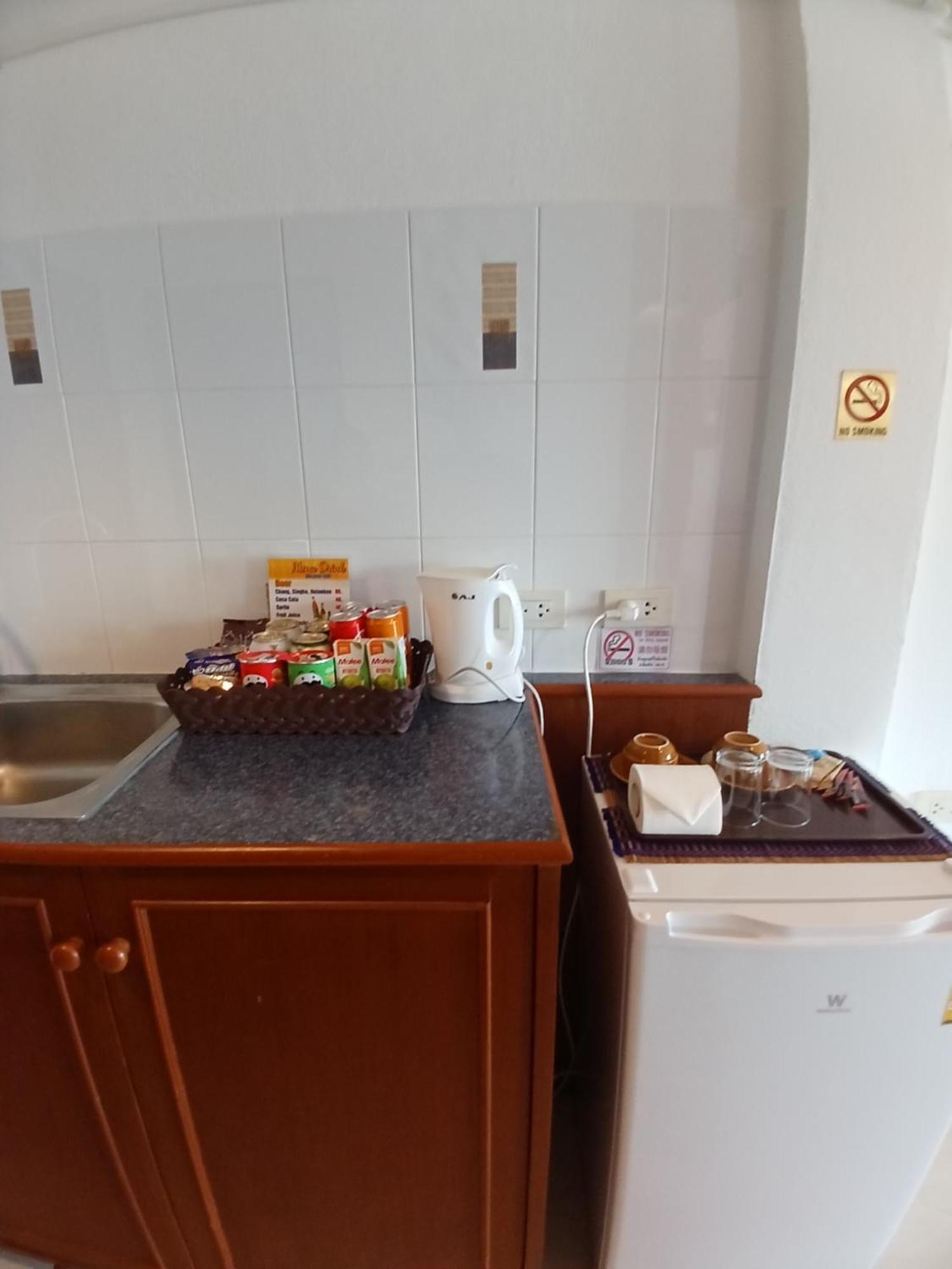 Aksarai Hotel Patong Dış mekan fotoğraf
