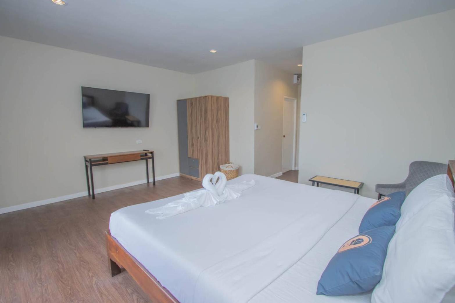 Aksarai Hotel Patong Dış mekan fotoğraf